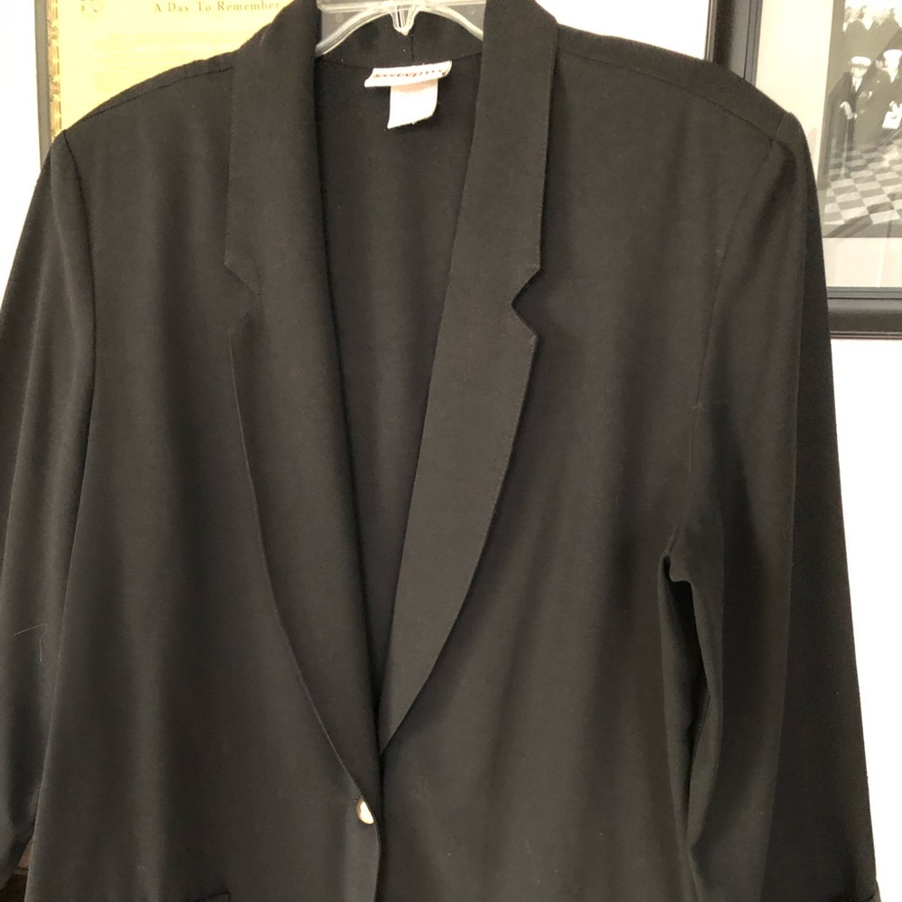 ESSENTIALS By Worthington Black Blazer